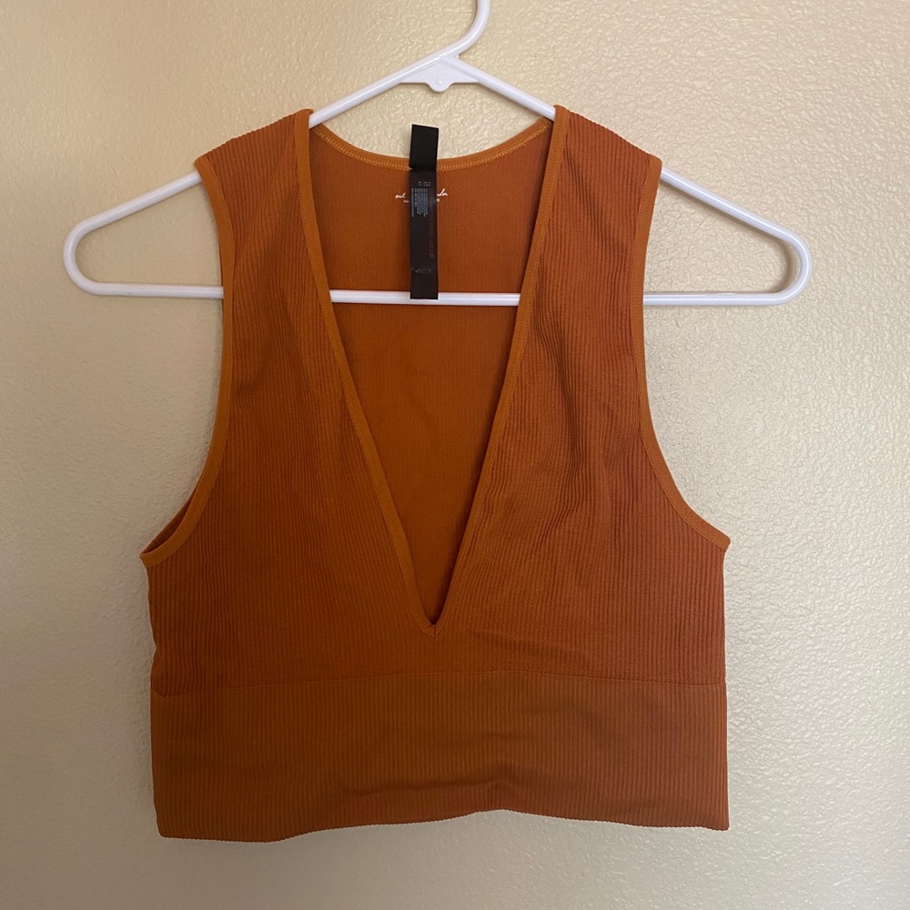 V-neck cropped tank top
